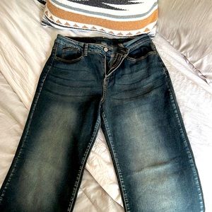 Flamingo wide leg cropped jean with frayed edges